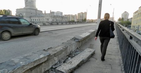 Мост на Комсомольской закрыт на ремонт